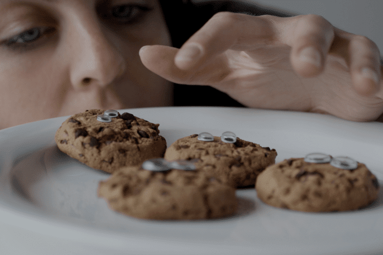 cookies dans une assiette